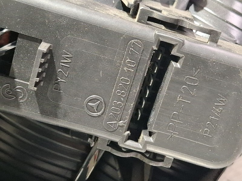 Recambio de piloto trasero derecho para mercedes-benz c180 referencia OEM IAM   