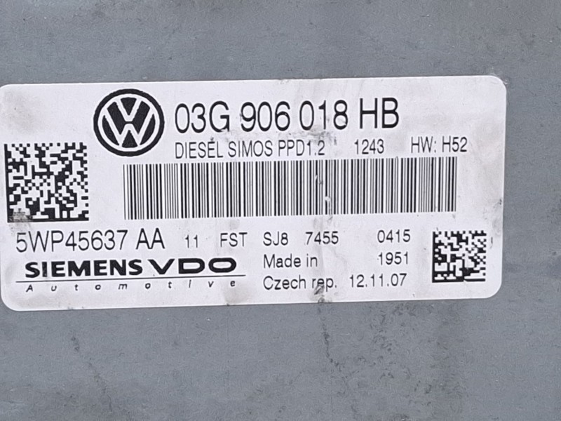 Recambio de centralita motor para skoda octavia referencia OEM IAM 03G906018HB / 5WP45637AA  