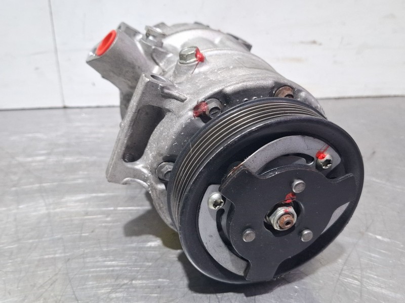 Recambio de compresor aire acondicionado para skoda octavia referencia OEM IAM 811057003  