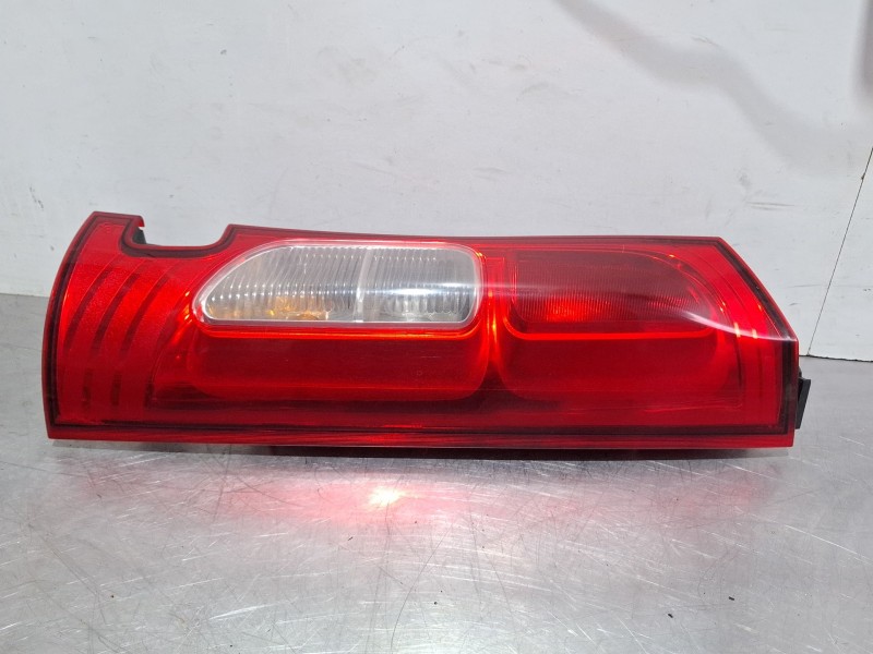 Recambio de piloto trasero derecho para mercedes-benz citan referencia OEM IAM A4159062700  