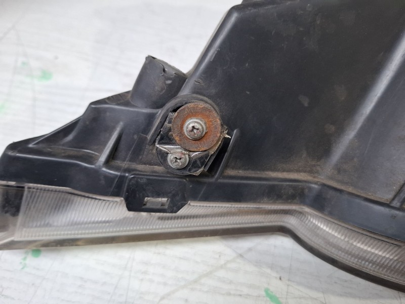 Recambio de faro delantero derecho para ssangyong actyon referencia OEM IAM   