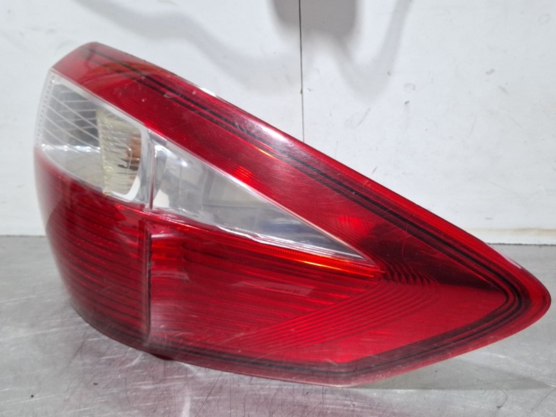 Recambio de piloto carrocería trasero derecho para ford cmax referencia OEM IAM 89502670  