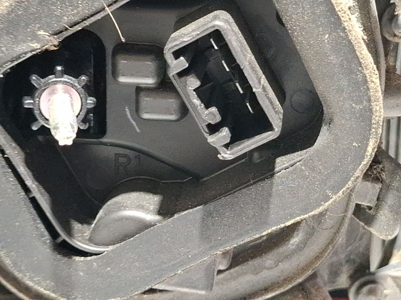 Recambio de piloto carrocería trasero derecho para ford cmax referencia OEM IAM 89502670  