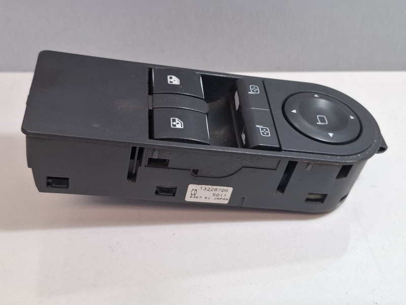 Recambio de mando elevalunas delantero izquierdo para opel astra referencia OEM IAM 13228706  