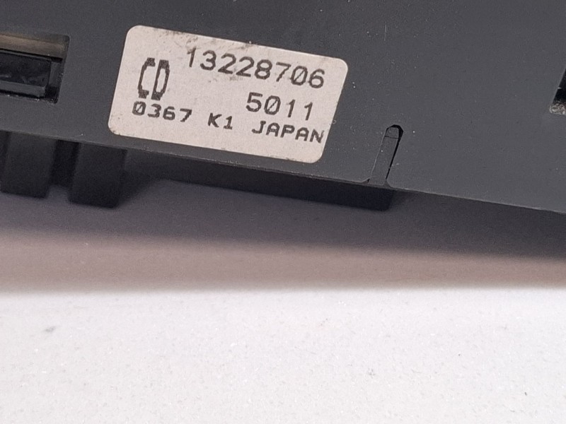 Recambio de mando elevalunas delantero izquierdo para opel astra referencia OEM IAM 13228706  