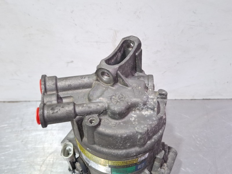 Recambio de compresor aire acondicionado para opel astra referencia OEM IAM 13124752  