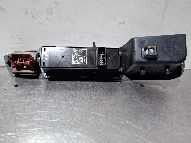 Recambio de mando elevalunas delantero izquierdo para mitsubishi outlander referencia OEM IAM 8608A060  