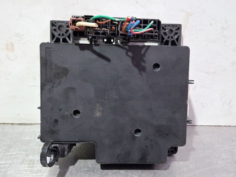 Recambio de caja reles / fusibles para mitsubishi outlander referencia OEM IAM 8637A313  