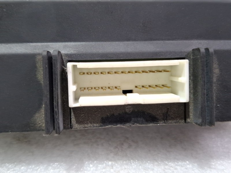 Recambio de caja reles / fusibles para mitsubishi outlander referencia OEM IAM 8637A313  