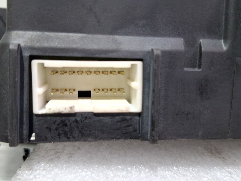 Recambio de caja reles / fusibles para mitsubishi outlander referencia OEM IAM 8637A313  