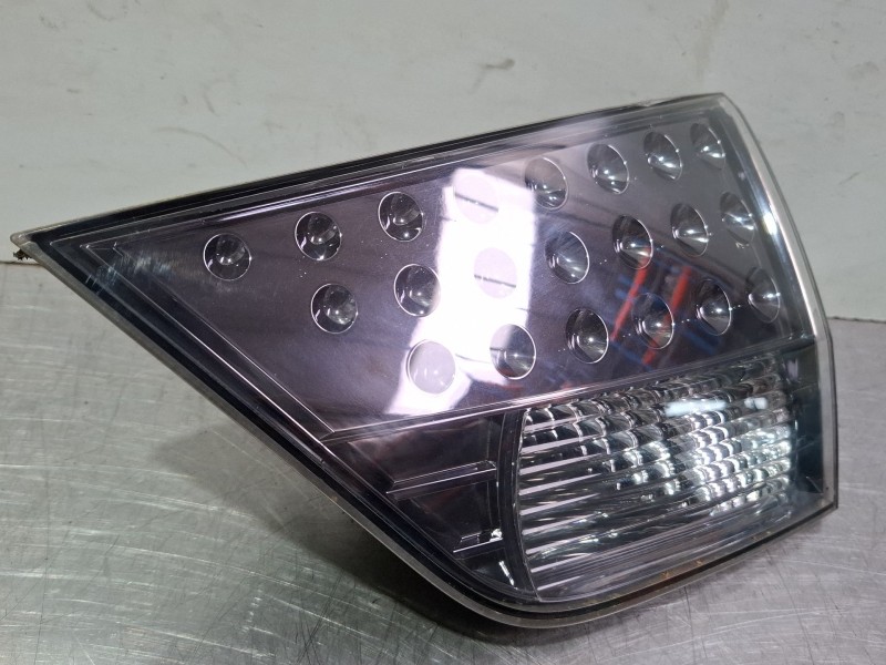 Recambio de piloto porton trasero derecho para mitsubishi outlander referencia OEM IAM 1146356R  