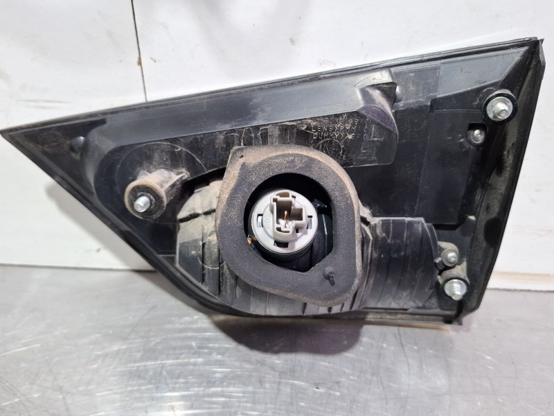 Recambio de piloto porton trasero izquierdo para mitsubishi outlander referencia OEM IAM 1146356L  