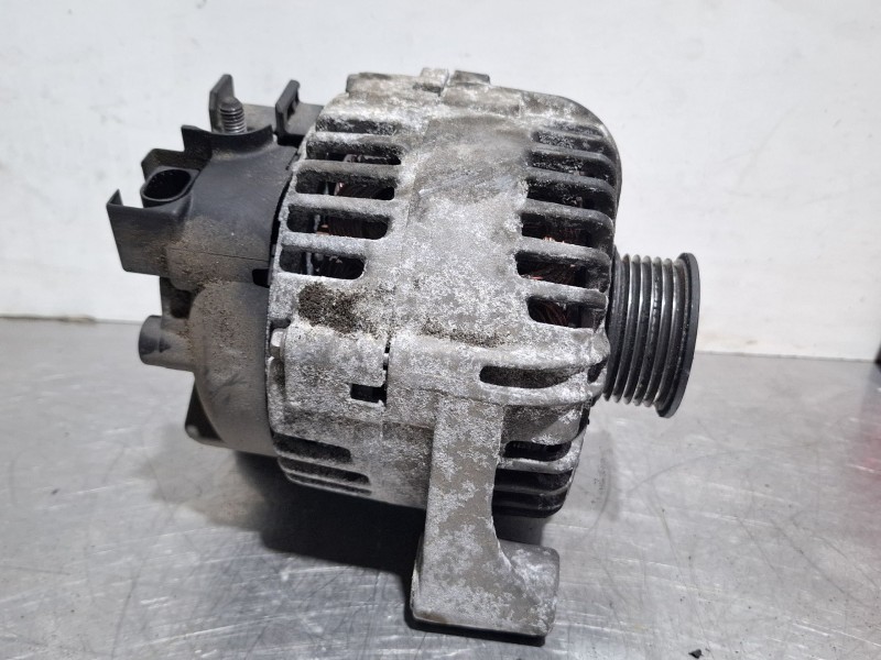 Recambio de alternador para bmw 320 d referencia OEM IAM 2543306B / TG15C073  