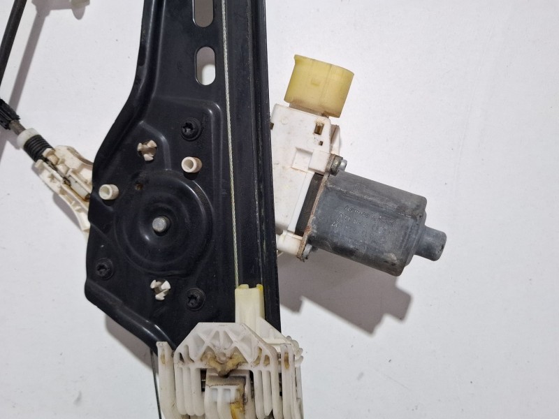 Recambio de elevalunas delantero derecho para bmw 320 d referencia OEM IAM 7060266s  