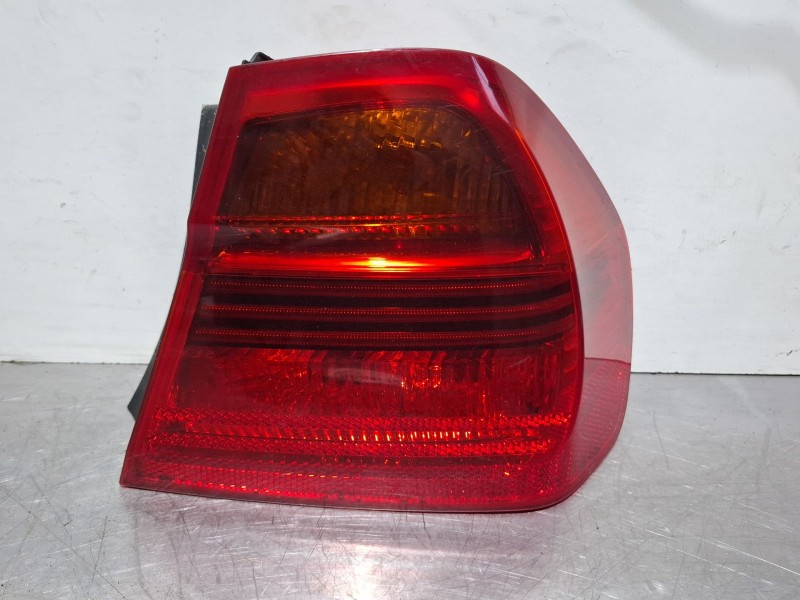 Recambio de piloto trasero derecho para bmw 320 d referencia OEM IAM 6937458  