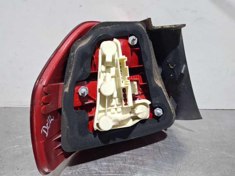 Recambio de piloto trasero derecho para bmw 320 d referencia OEM IAM 6937458  