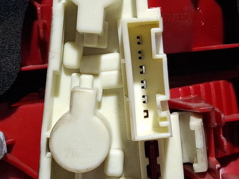 Recambio de piloto trasero derecho para bmw 320 d referencia OEM IAM 6937458  