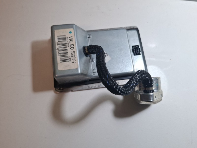 Recambio de centralita faros xenon para renault laguna referencia OEM IAM 89001411  