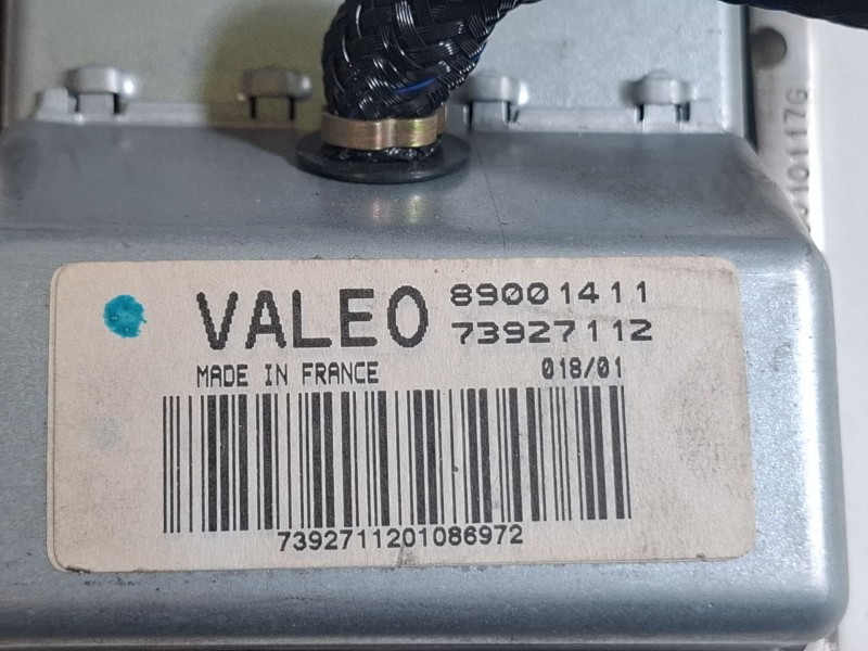 Recambio de centralita faros xenon para renault laguna referencia OEM IAM 89001411  