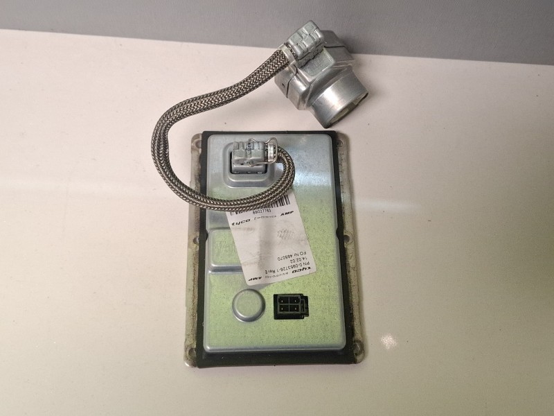 Recambio de centralita faros xenon para renault laguna referencia OEM IAM 73010157d  