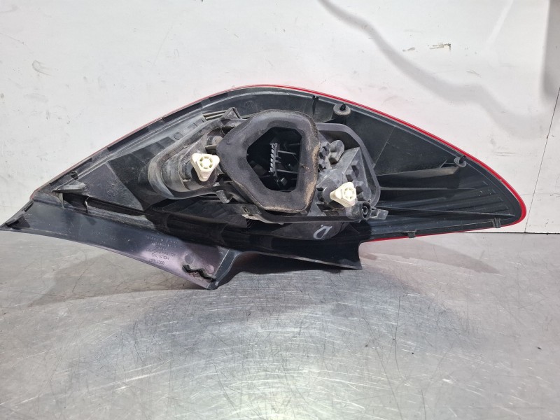 Recambio de piloto trasero derecho para opel corsa referencia OEM IAM   