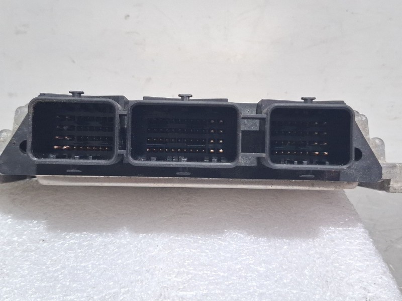 Recambio de centralita motor para peugeot 207 referencia OEM IAM 9661728680  