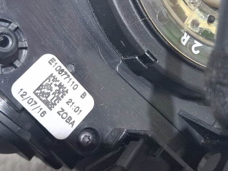 Recambio de mando multifuncion para peugeot 208 referencia OEM IAM 98154509zd00  