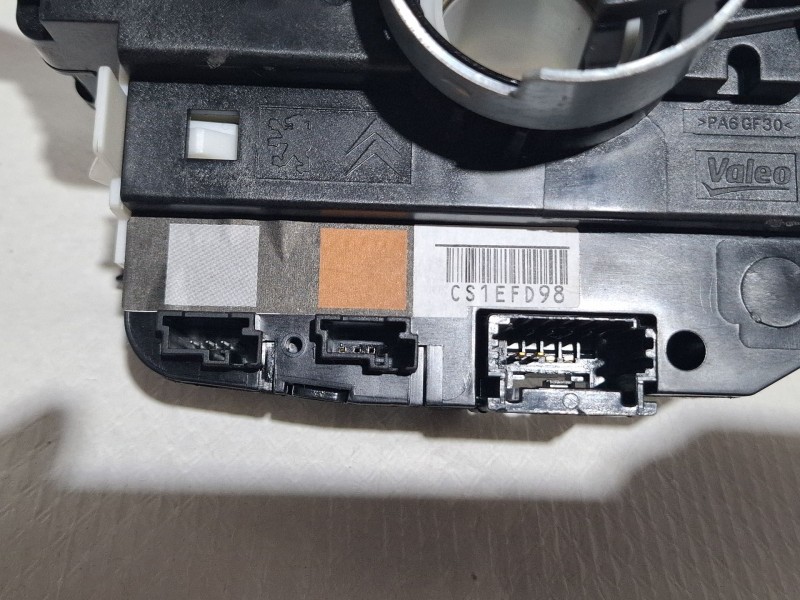 Recambio de mando multifuncion para peugeot 208 referencia OEM IAM 98154509zd00  