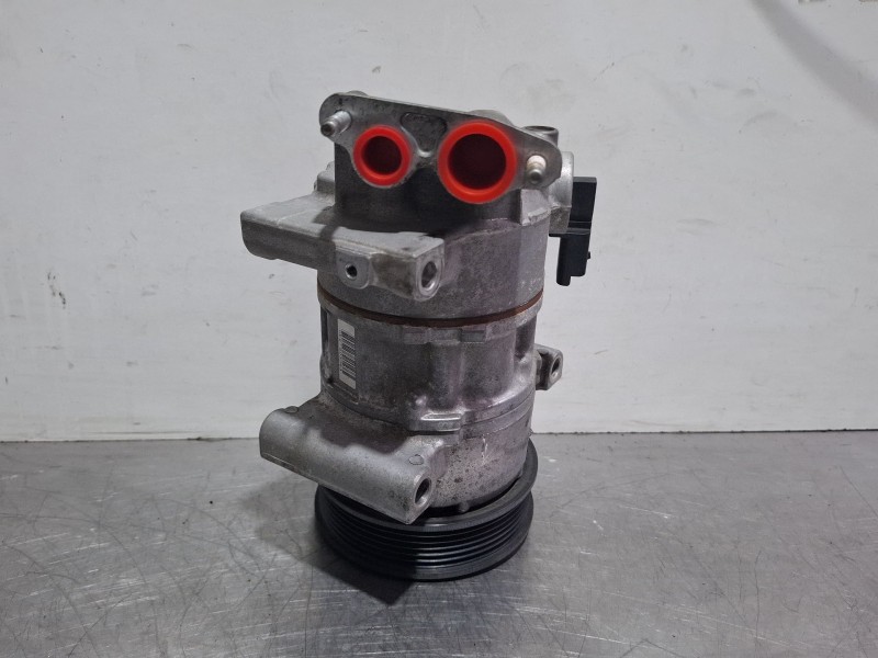 Recambio de compresor aire acondicionado para peugeot 208 referencia OEM IAM 9672247080  