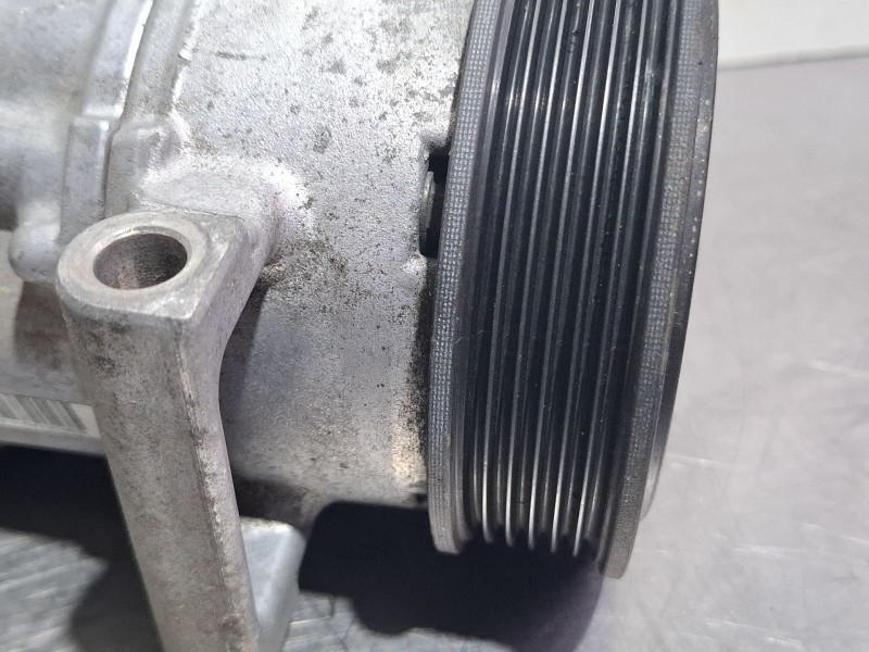 Recambio de compresor aire acondicionado para peugeot 208 referencia OEM IAM 9672247080  