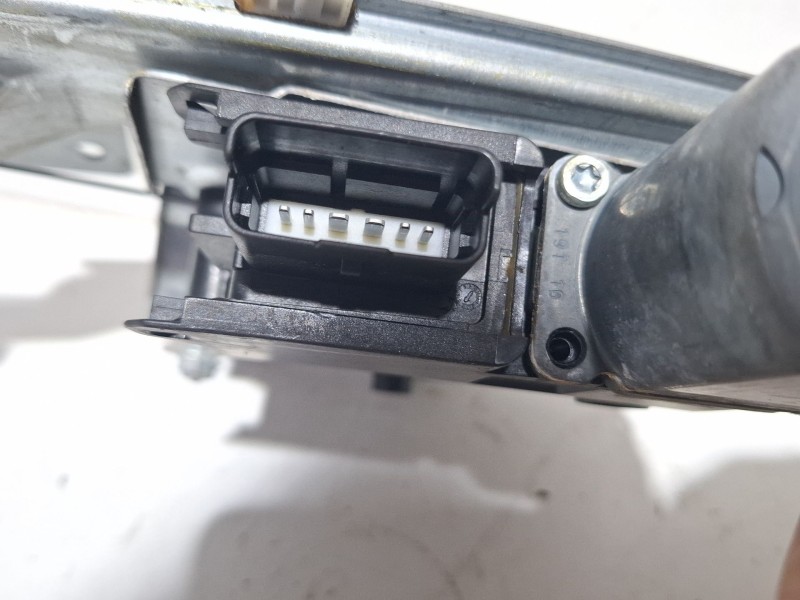 Recambio de elevalunas delantero izquierdo para peugeot 208 referencia OEM IAM 0130822969 / 9816402180 / 9816401780 /  