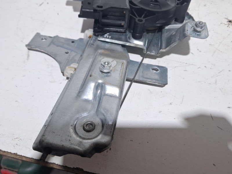 Recambio de elevalunas delantero izquierdo para peugeot 208 referencia OEM IAM 0130822969 / 9816402180 / 9816401780 /  