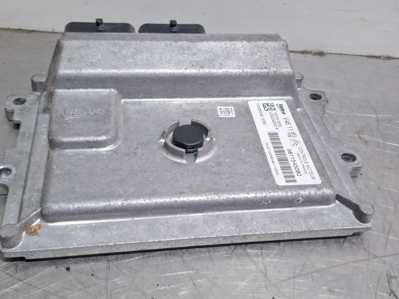 Recambio de centralita motor para peugeot 208 referencia OEM IAM 9811545080  