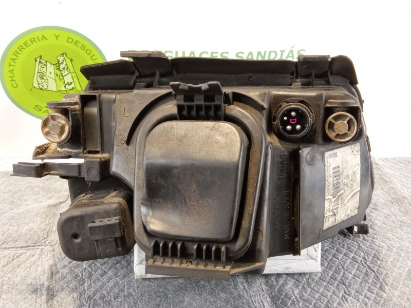 Recambio de faro delantero izquierdo para audi a4 referencia OEM IAM   