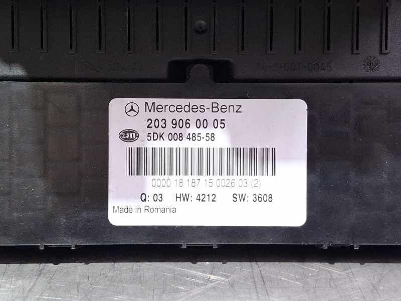 Recambio de caja reles / fusibles para mercedes-benz clk referencia OEM IAM 2039060005 / 5DK00848558  