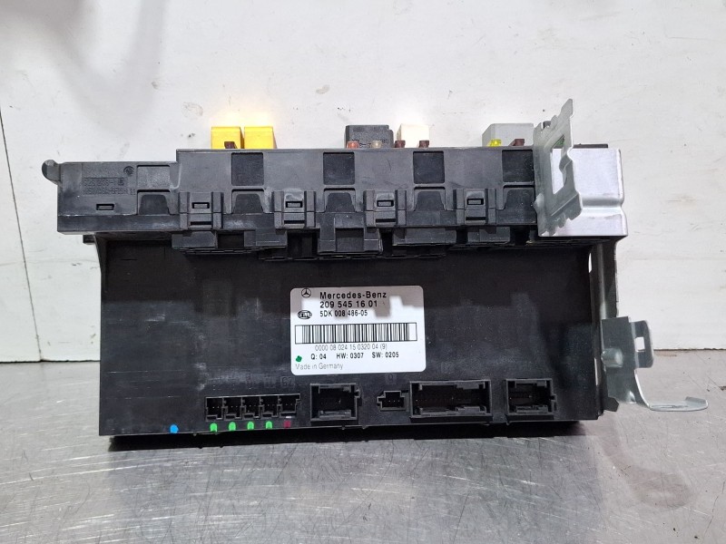 Recambio de caja reles / fusibles para mercedes-benz clk referencia OEM IAM 2095451601 / 5DK00848605  