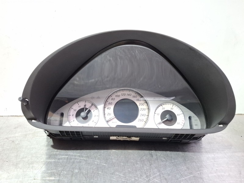 Recambio de cuenta kilometros para mercedes-benz clk referencia OEM IAM A2095409947  