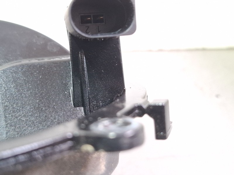 Recambio de maneta exterior porton para volkswagen golf referencia OEM IAM 3C5827469D  