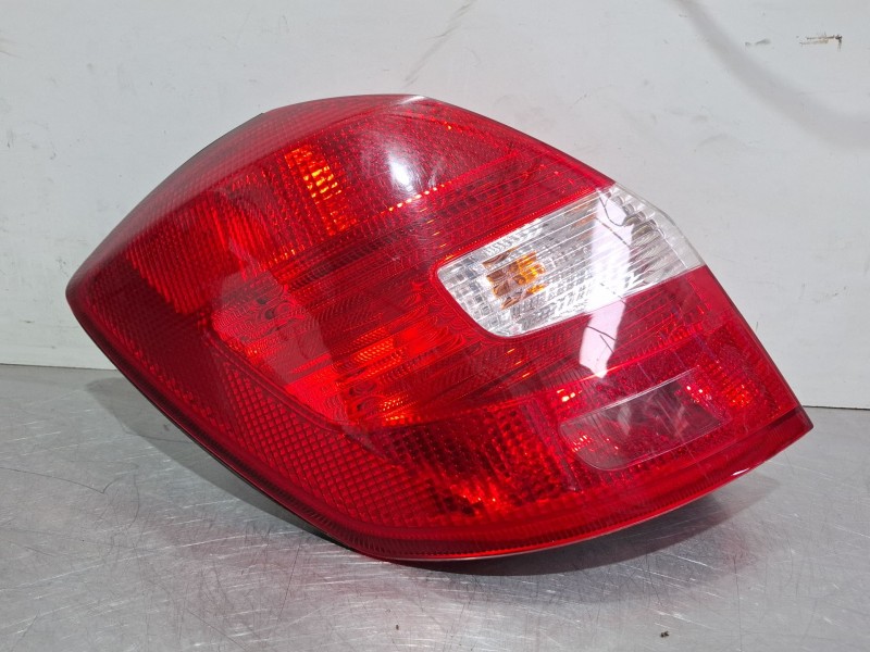 Recambio de piloto trasero izquierdo para skoda fabia referencia OEM IAM 5J6945111  