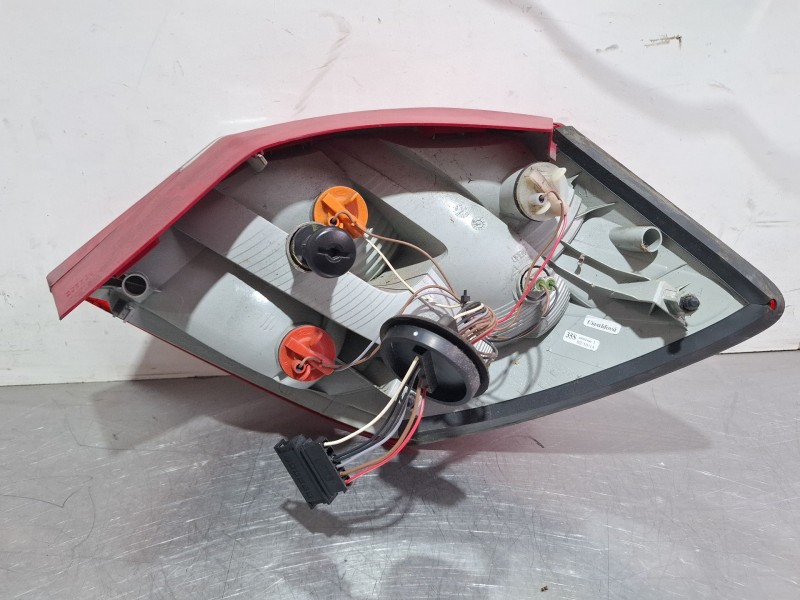 Recambio de piloto trasero izquierdo para skoda fabia referencia OEM IAM 5J6945111  