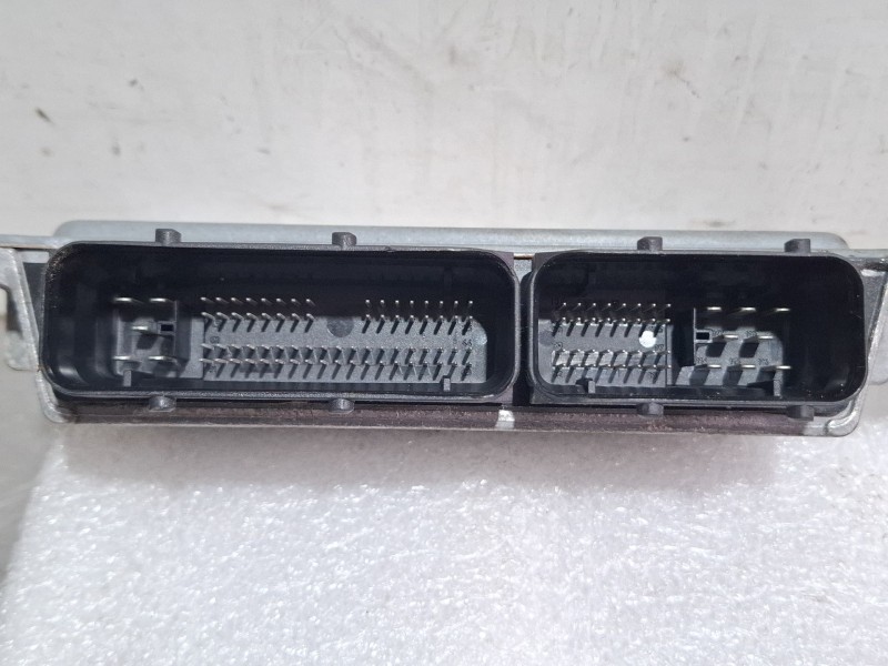 Recambio de centralita motor para skoda fabia referencia OEM IAM 03E906019C / 03E906019AE / 5WA11018  