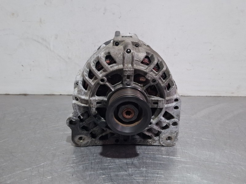 Recambio de alternador para skoda fabia referencia OEM IAM 03D903025J  