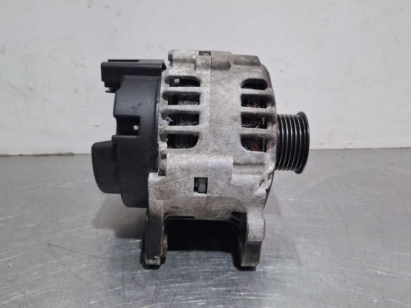 Recambio de alternador para skoda fabia referencia OEM IAM 03D903025J  