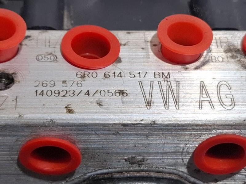 Recambio de modulo abs para skoda fabia referencia OEM IAM 6R0614517BM / 6R0907379BJ  