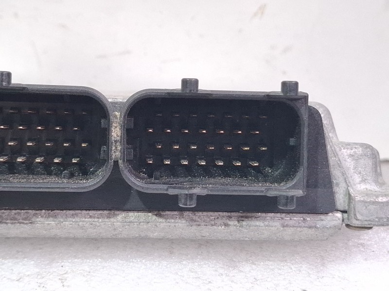 Recambio de centralita motor para audi a3 referencia OEM IAM 038906018AJ / 0281001694  