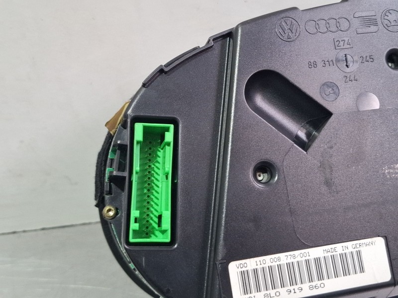 Recambio de cuenta kilometros para audi a3 referencia OEM IAM 88311245  