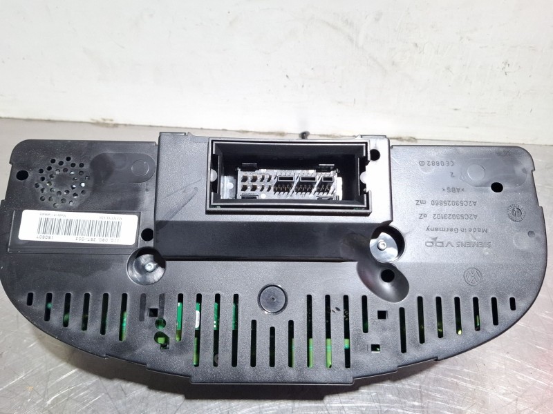 Recambio de cuenta kilometros para volkswagen touran referencia OEM IAM 1T0920873E  