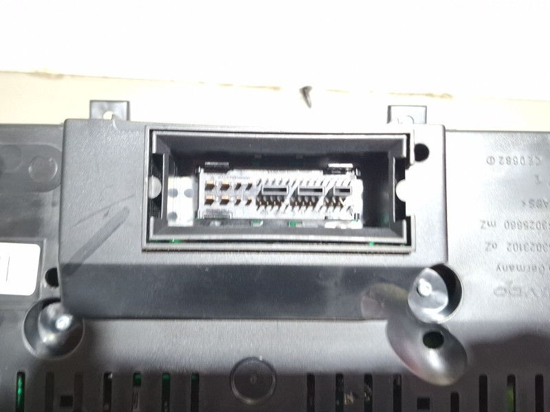 Recambio de cuenta kilometros para volkswagen touran referencia OEM IAM 1T0920873E  