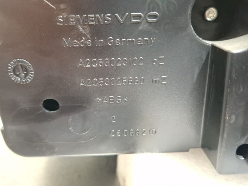 Recambio de cuenta kilometros para volkswagen touran referencia OEM IAM 1T0920873E  