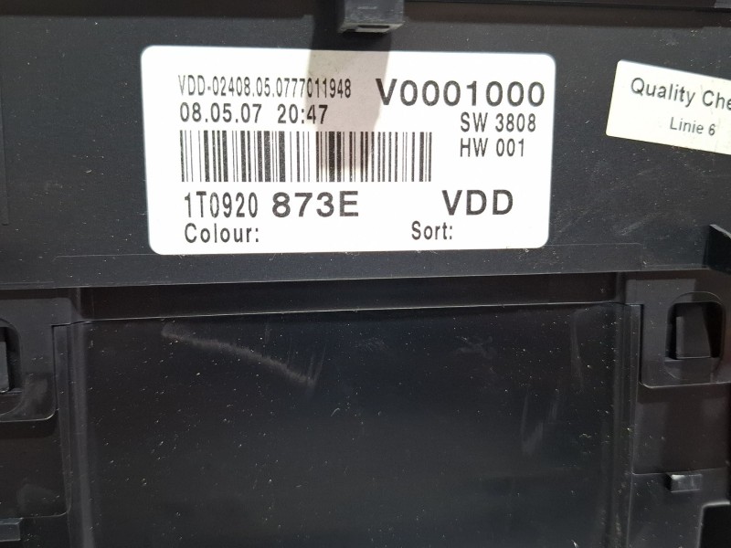 Recambio de cuenta kilometros para volkswagen touran referencia OEM IAM 1T0920873E  